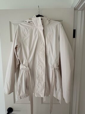 The North Face Women's Cream Hyvent Waterproof Hooded Jacket